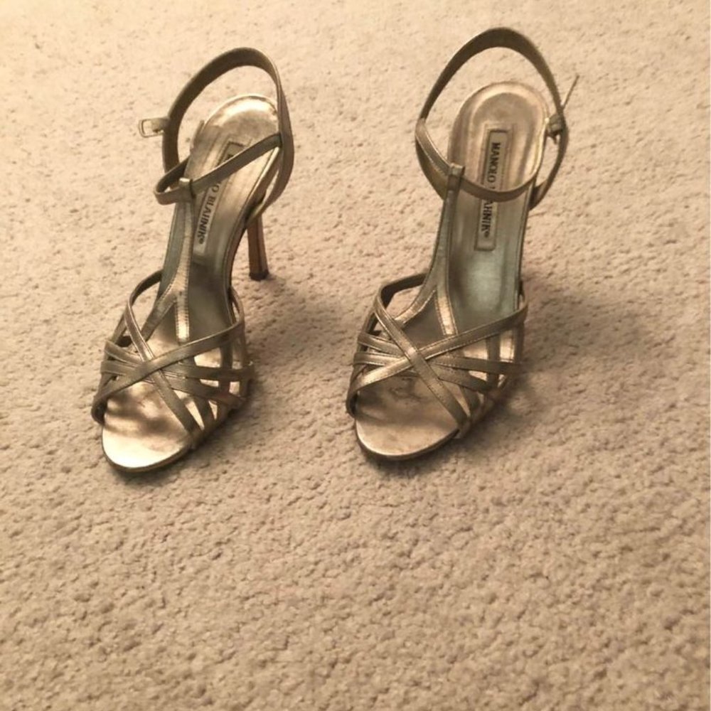 Manolo Blahnik size 36 gold 3-4” heel sandals